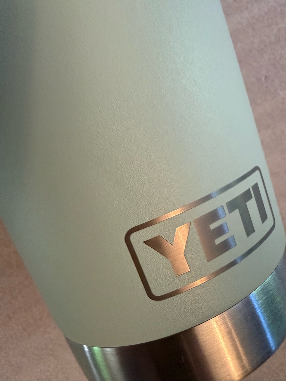 YETI 20 Oz Magslide Tumbler Ridgeline Green - Picture 8 of 9